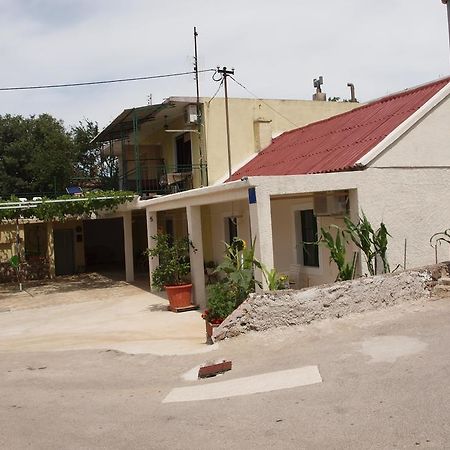 Apartments Viktorija Starigrad Paklenica Ngoại thất bức ảnh