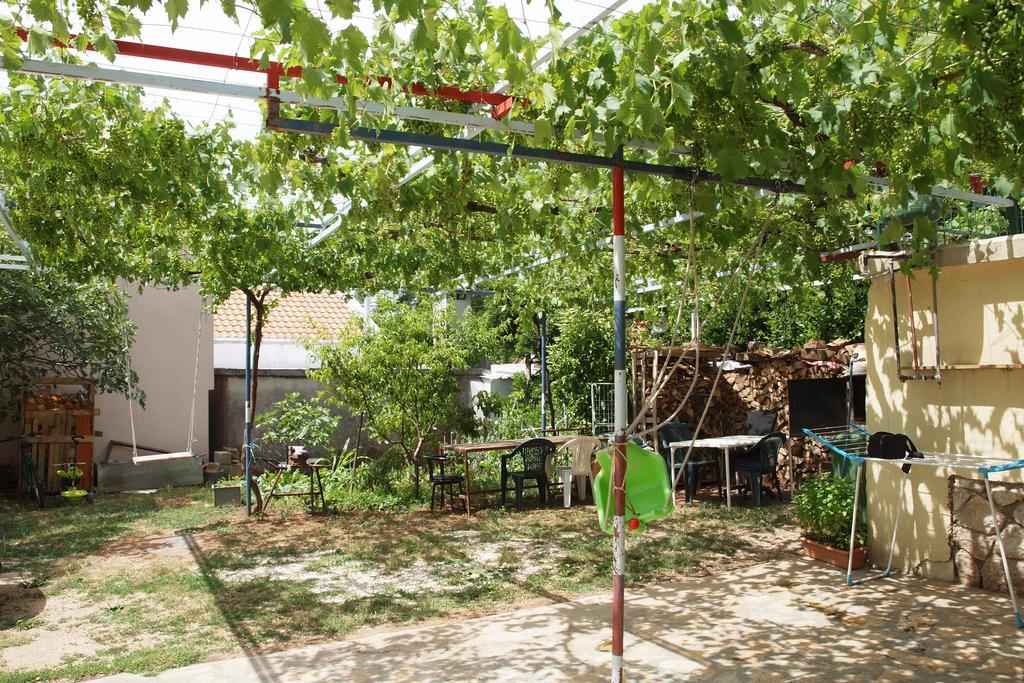 Apartments Viktorija Starigrad Paklenica Ngoại thất bức ảnh