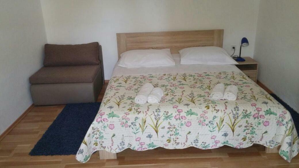 Apartments Viktorija Starigrad Paklenica Ngoại thất bức ảnh