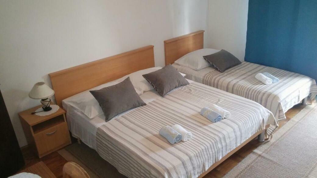 Apartments Viktorija Starigrad Paklenica Ngoại thất bức ảnh