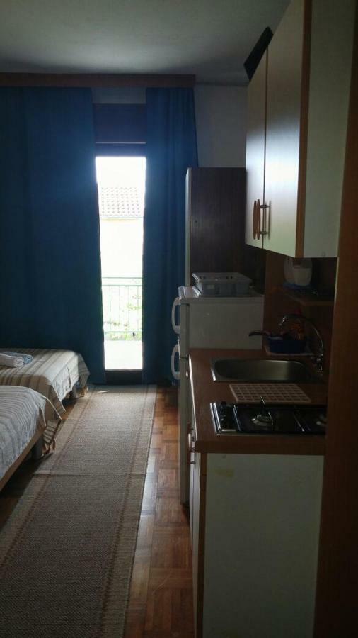 Apartments Viktorija Starigrad Paklenica Ngoại thất bức ảnh